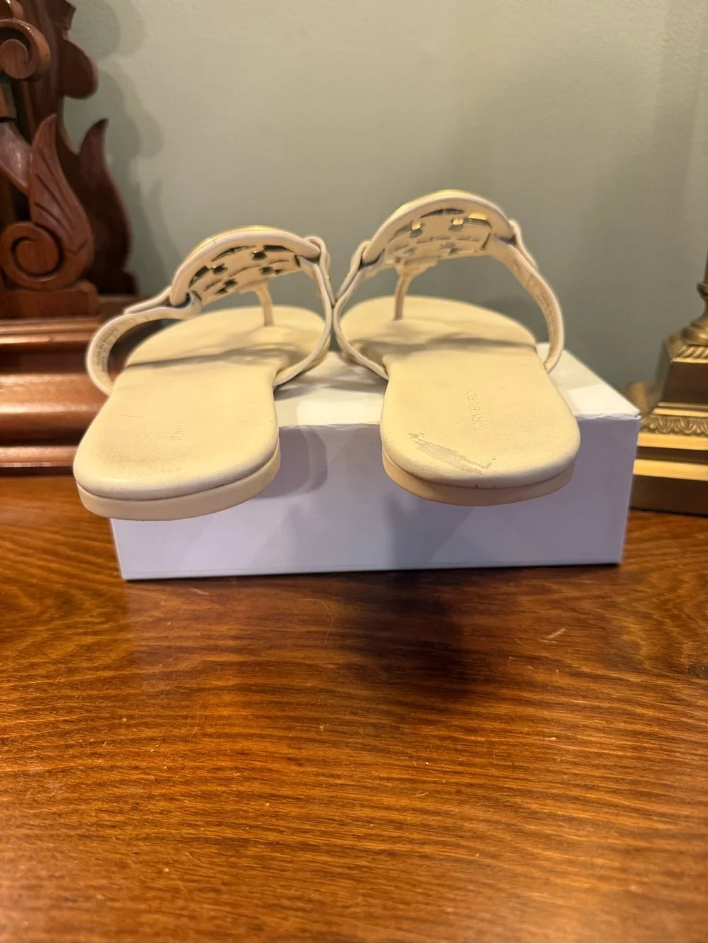 Tory Burch Miller Metal Cream Gold Leather Thong Sandals Size 8